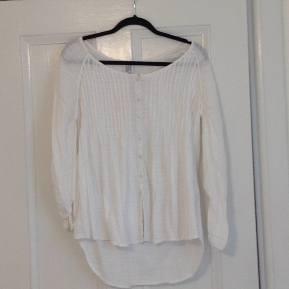 White roll-tab sleeve shirt